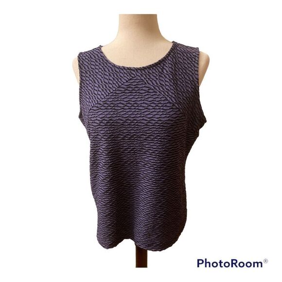 Liz Claiborne Textured Sleeveless Top - Picture 2 of 6